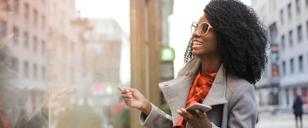 can-we-team-up-a-small-purse-with-oversized-jackets